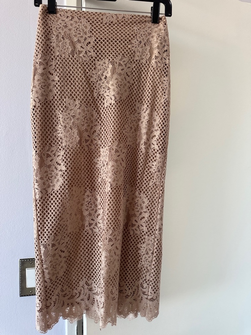 Lace-Overlay Midi Skirt in Neutral Beige